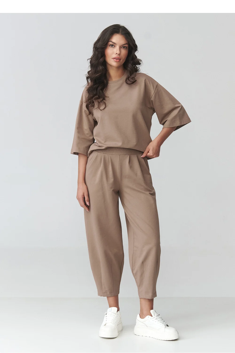 Ensemble brun