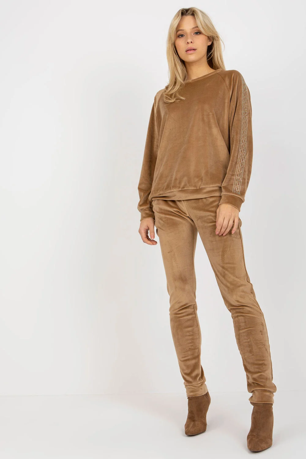 Ensemble brun