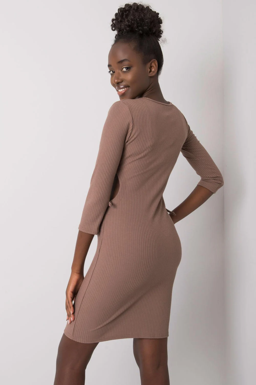Robe de jour beige – Image 3