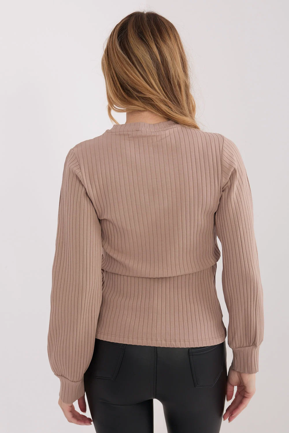 Chemisier col rond beige – Image 3