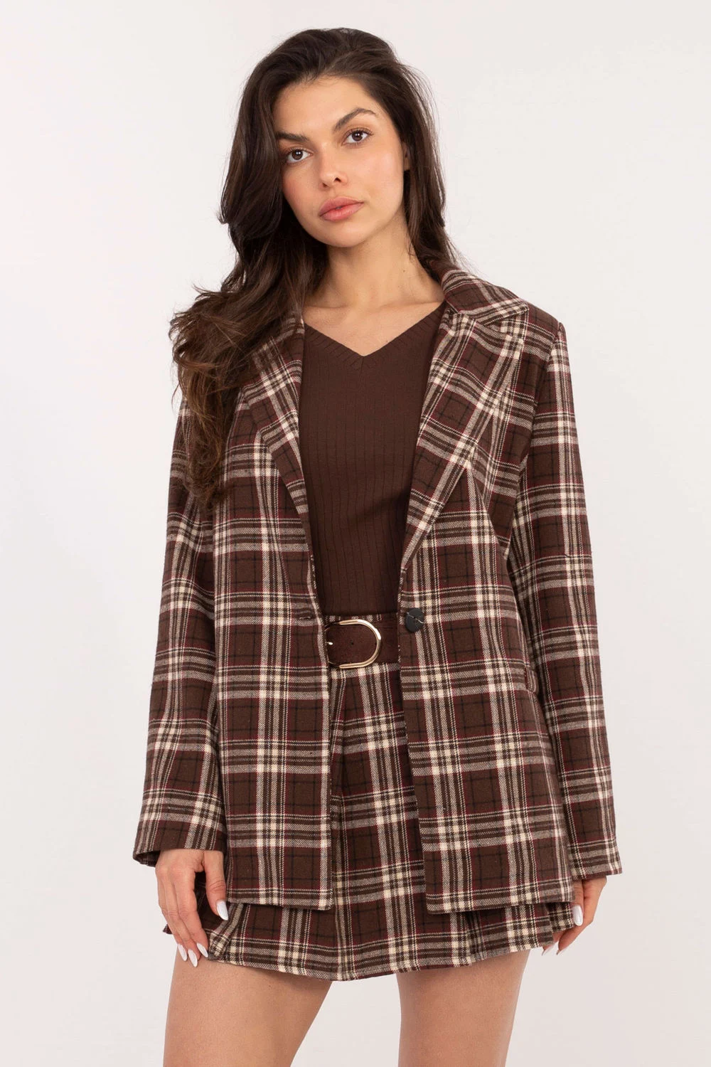 Veste brune à carreaux