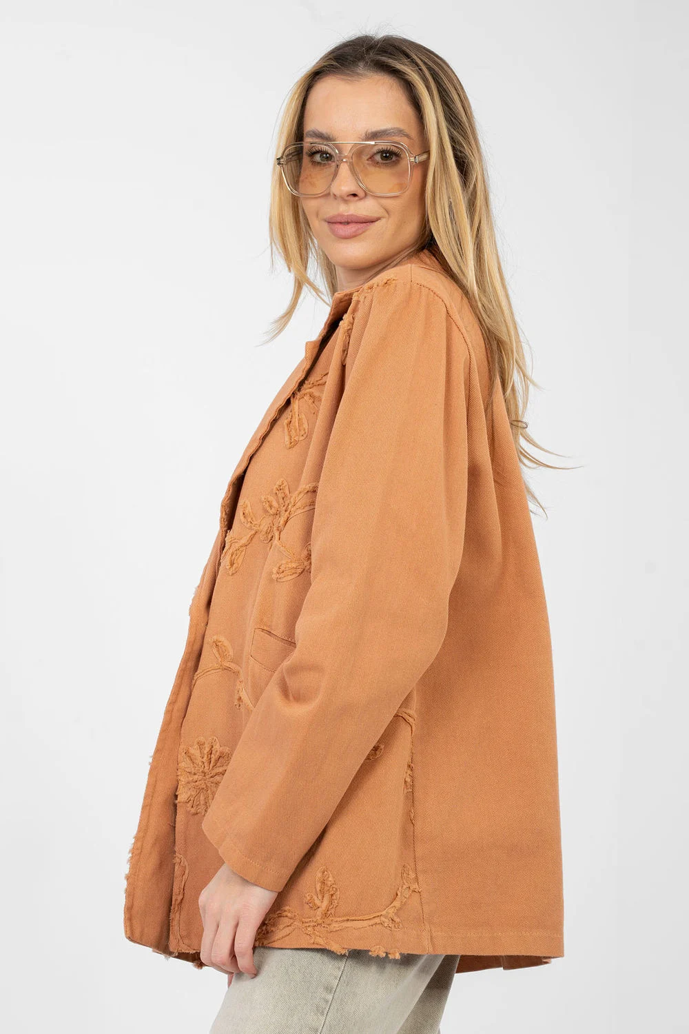 Veste orange à broderie