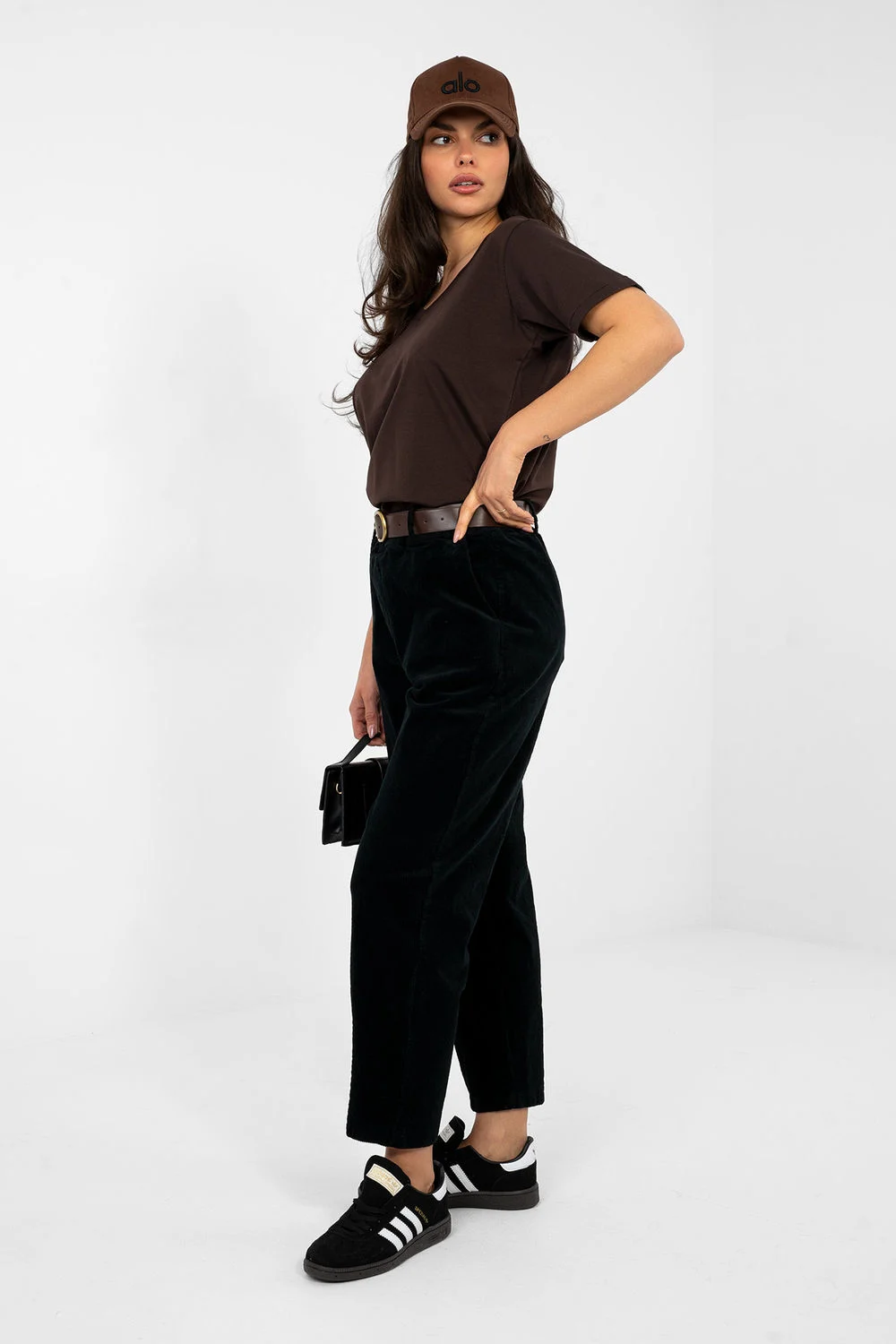 Pantalon en velours côtelé noir – Image 2