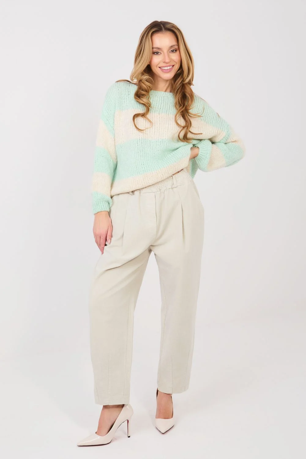 Pantalon en velours côtelé beige – Image 2