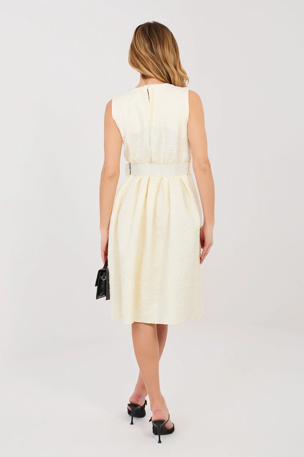 Robe de cocktail beige – Image 3