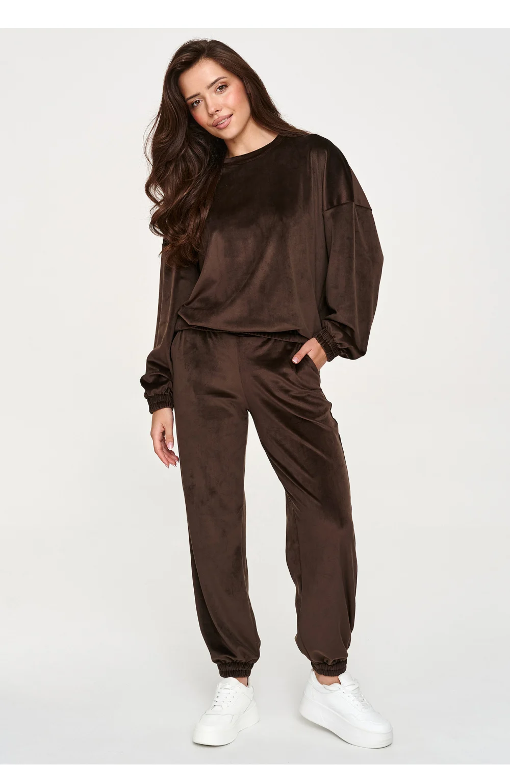 Ensemble brun
