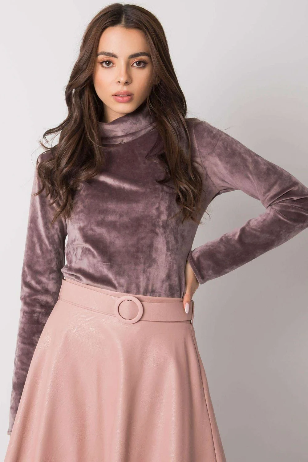Col roulé beige