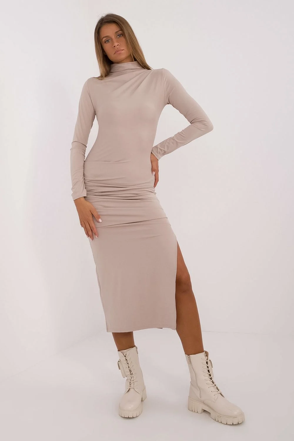 Robe de jour beige