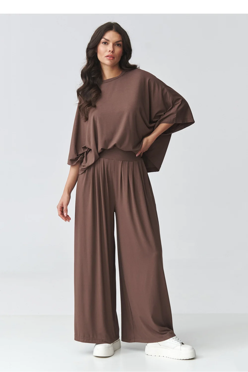 Ensemble brun