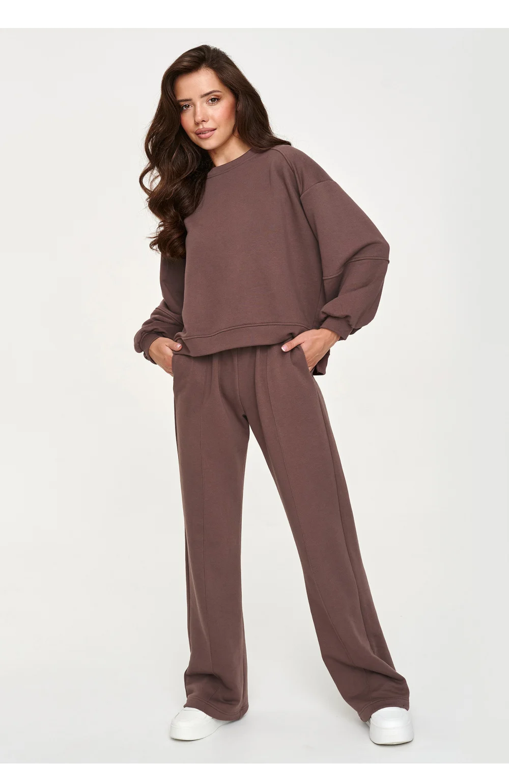 Ensemble brun