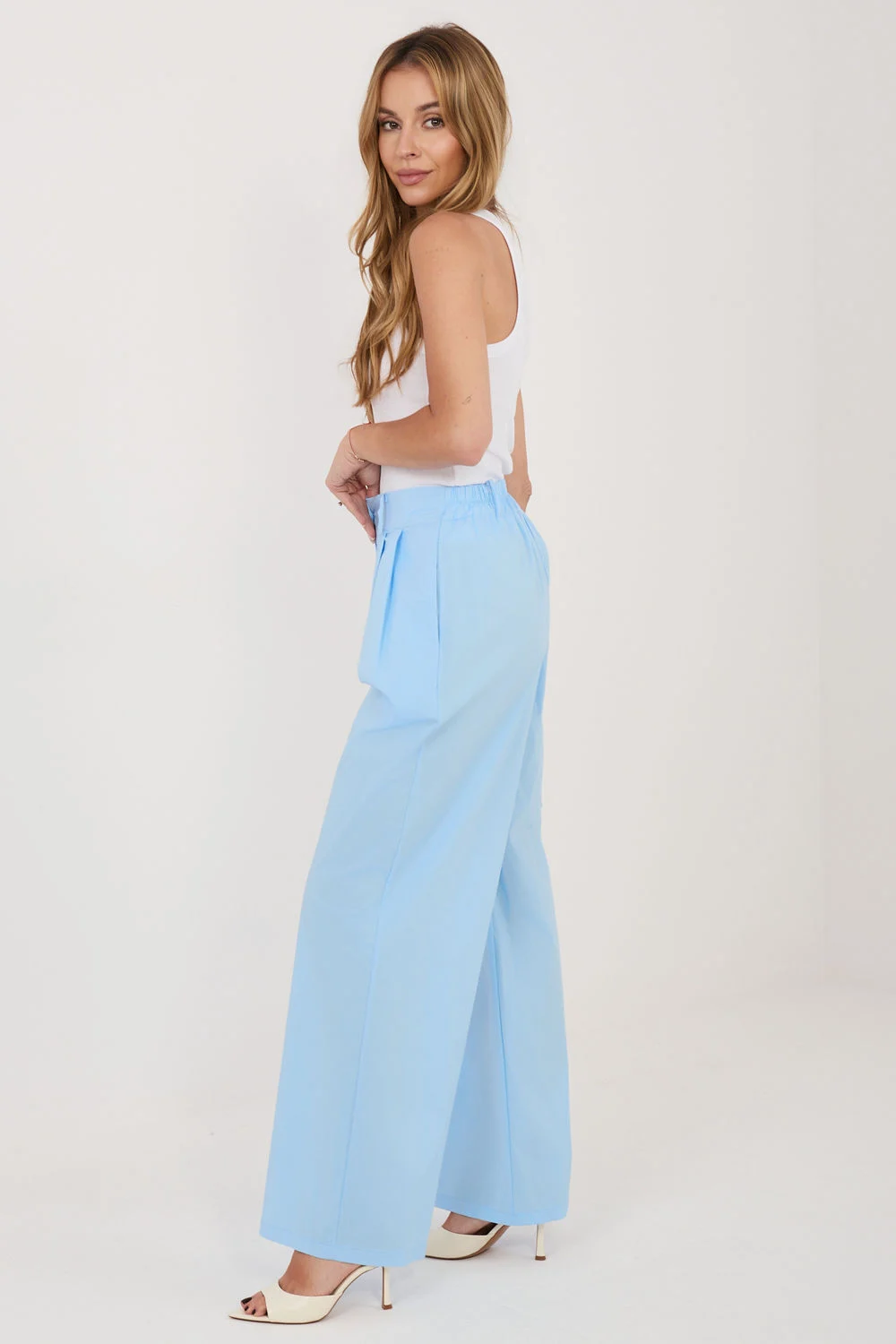 Pantalon palazzo bleu à plis – Image 2