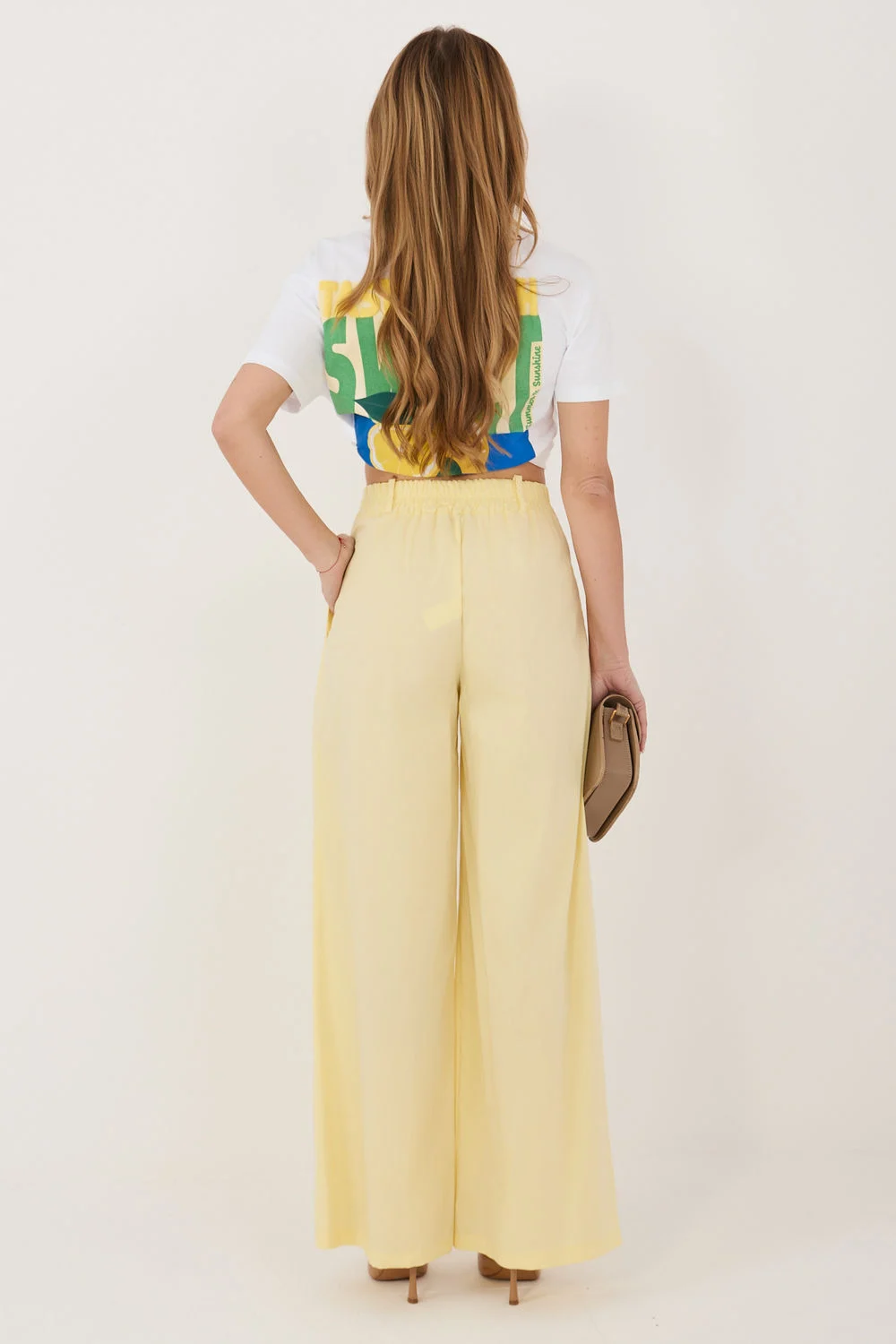 Pantalon palazzo jaune à plis – Image 3