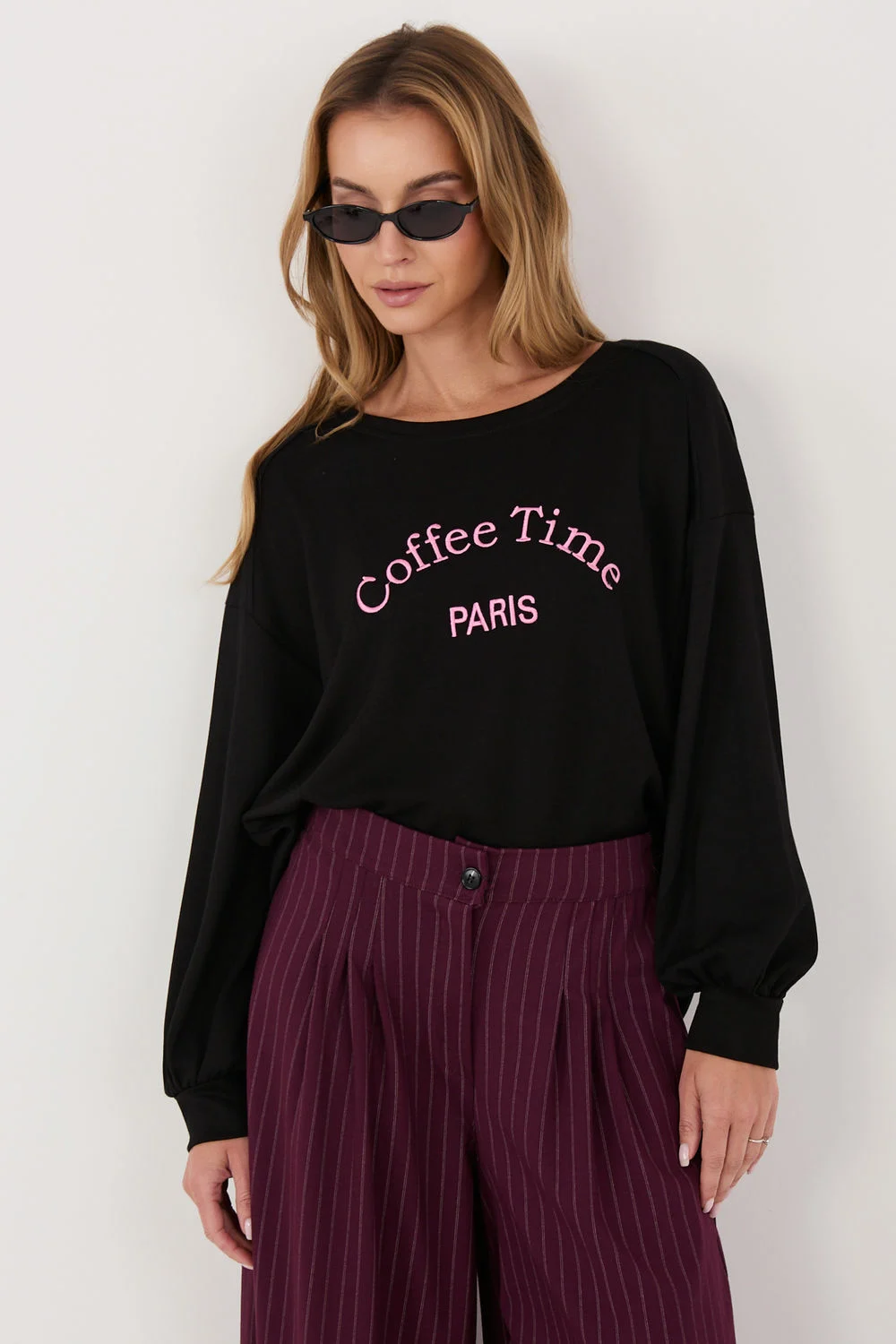 Sweatshirt noir brodé