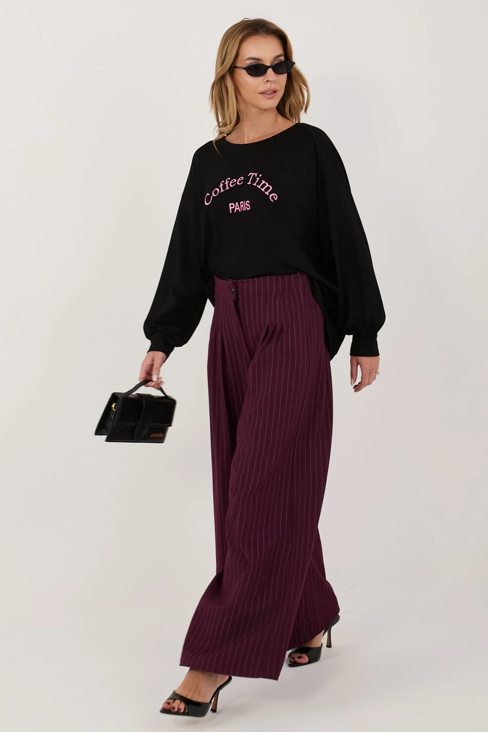Sweatshirt noir brodé – Image 2