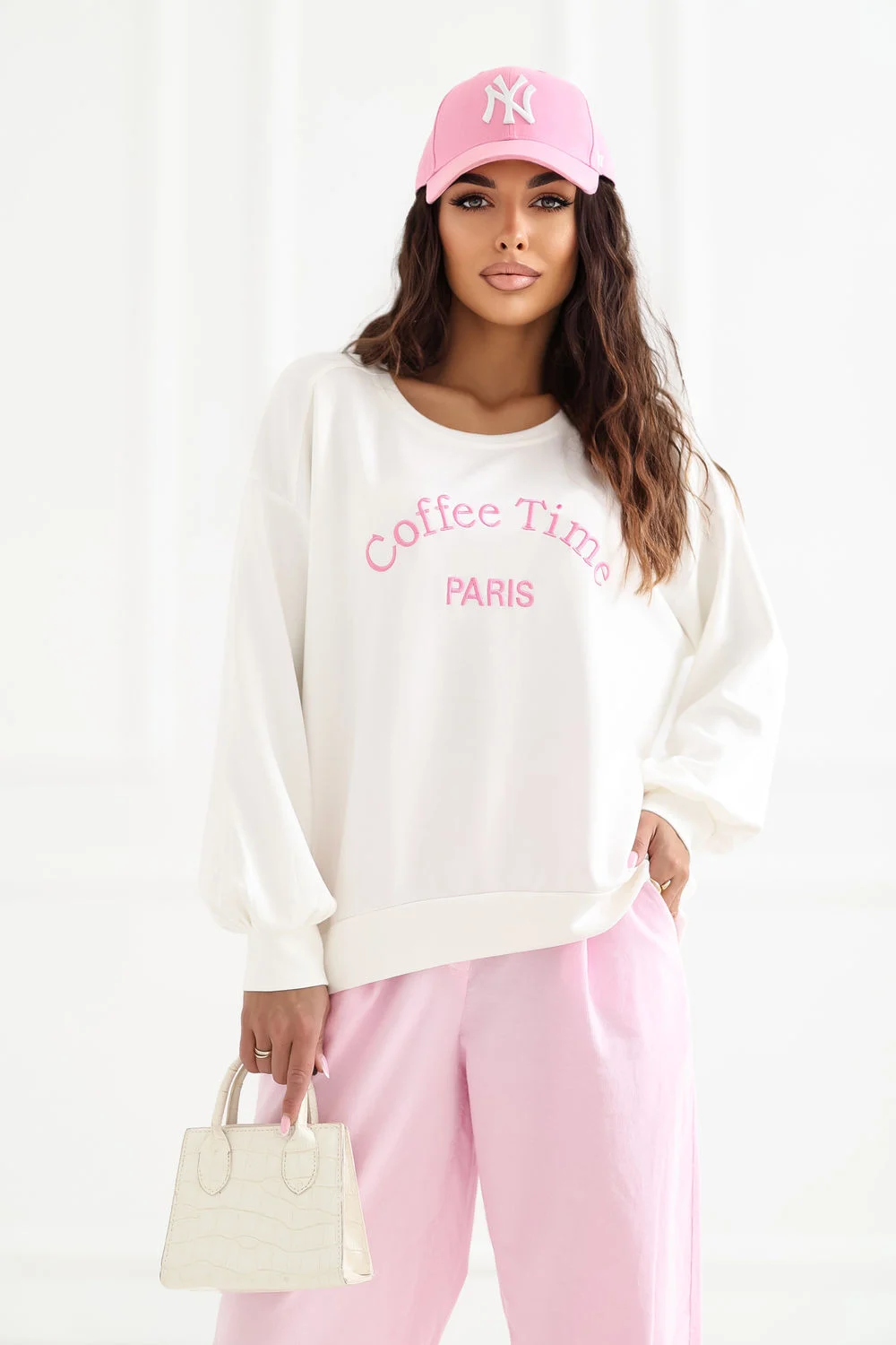 Sweatshirt beige brodé