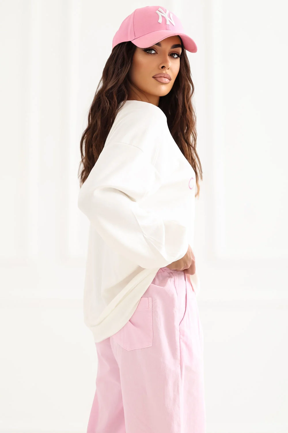Sweatshirt beige brodé – Image 3