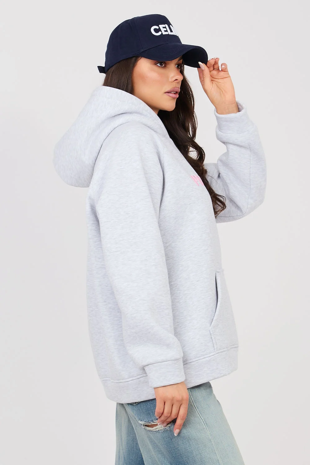 Sweatshirt à capuche gris brodé – Image 2