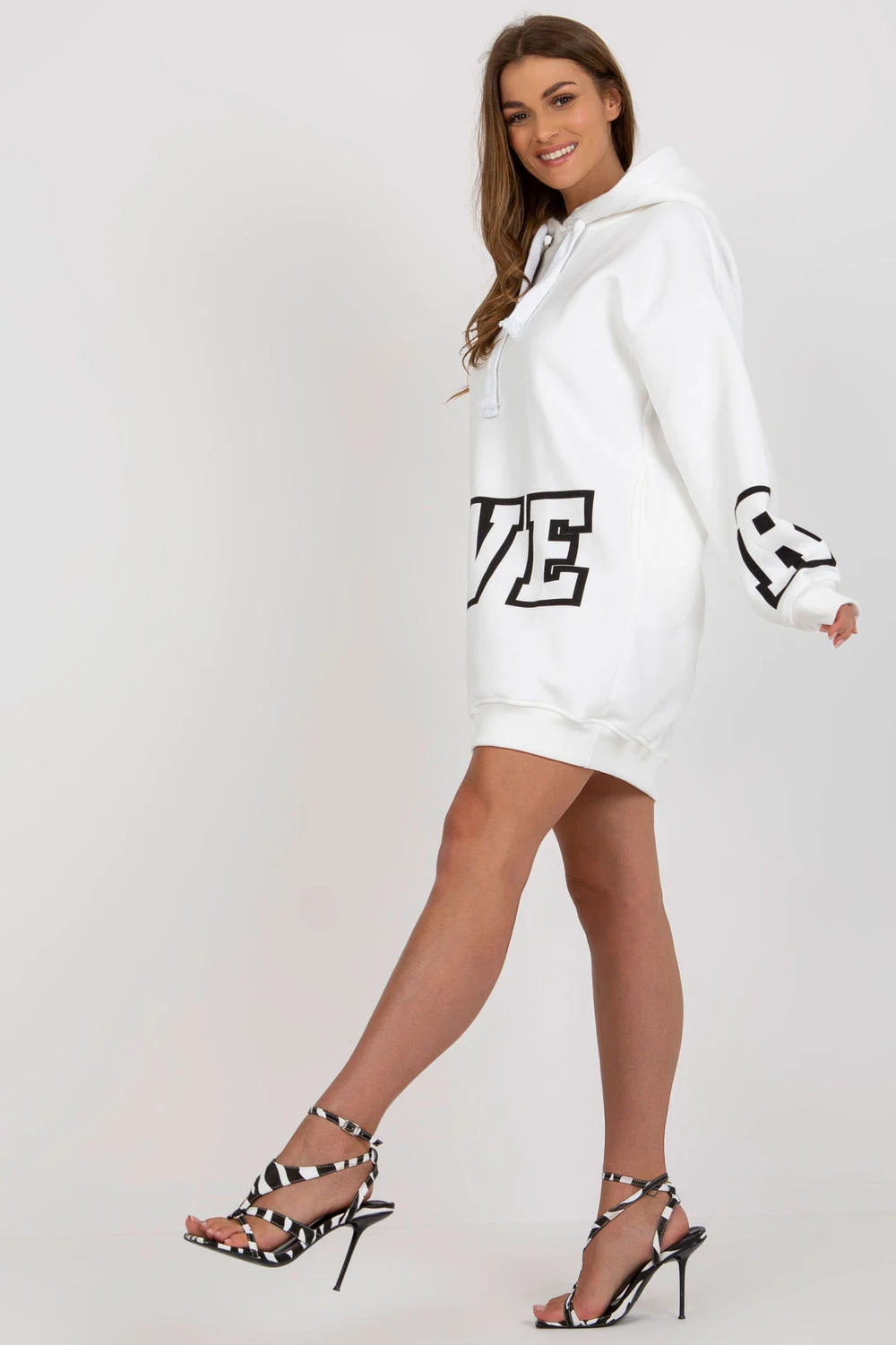 Sweatshirt à capuche oversize beige – Image 2