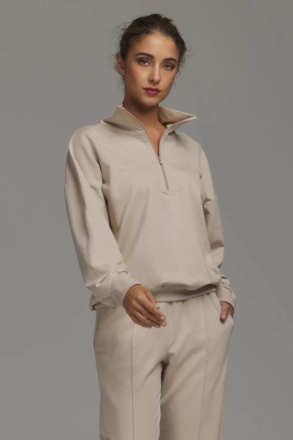 Sweatshirt oversize beige en coton – Image 4