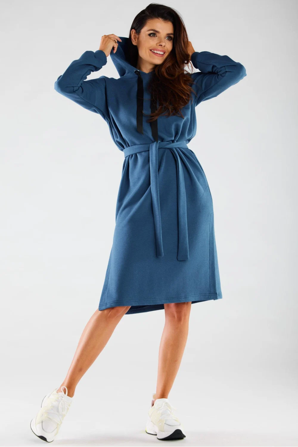 Robe oversize bleue à manches longues – Image 2