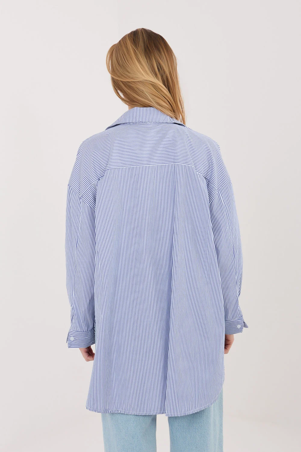 Chemise manche longue bleue à rayures – Image 2