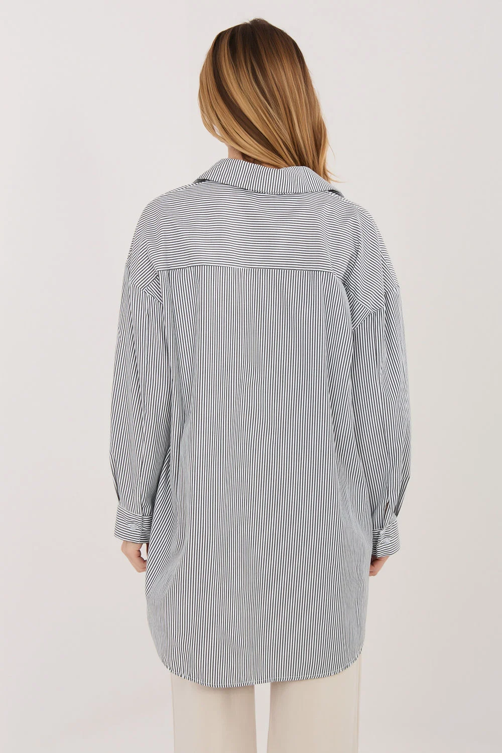 Chemise manche longue noire à rayures – Image 2