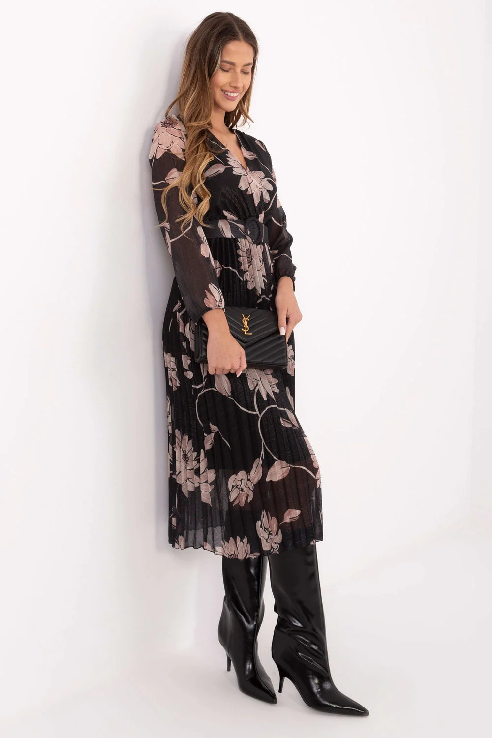 Robe midi évasée noire à manches longues