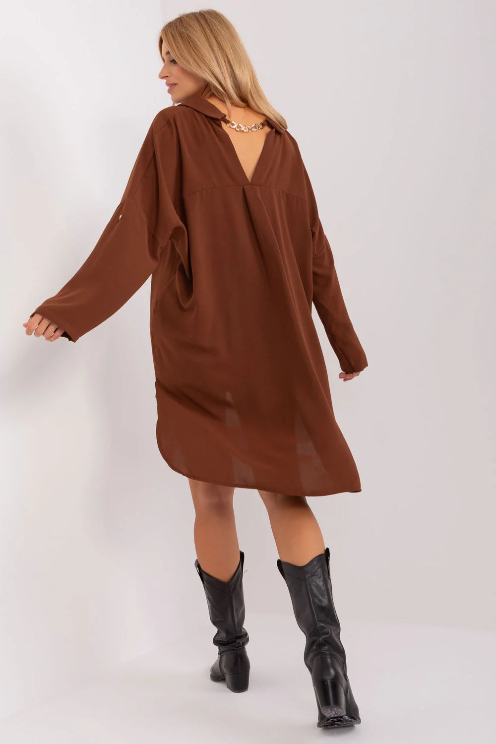 Robe chemise brune fendue – Image 3