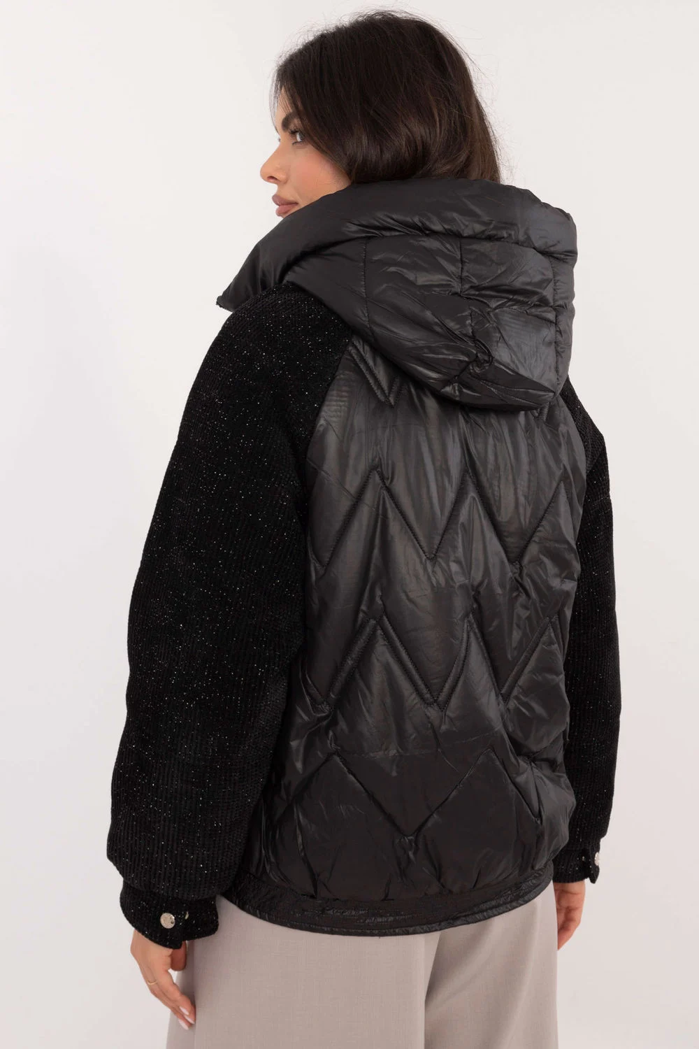 Veste matelassé noire à capuche – Image 3