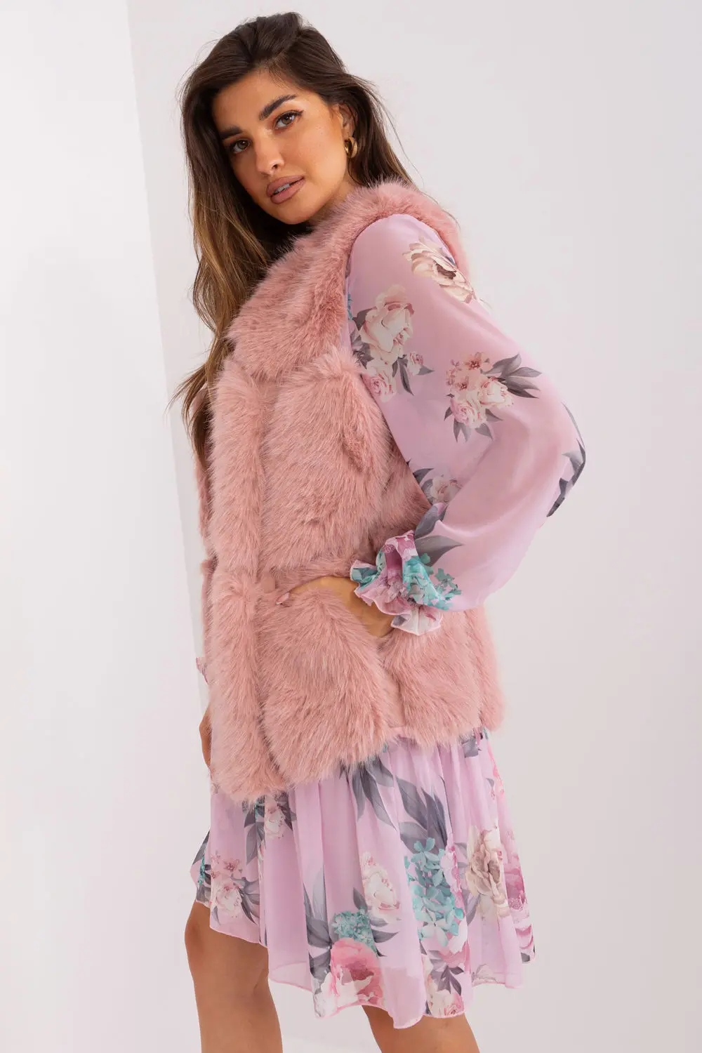 Gilet en fausse fourrure rose à capuche – Image 3