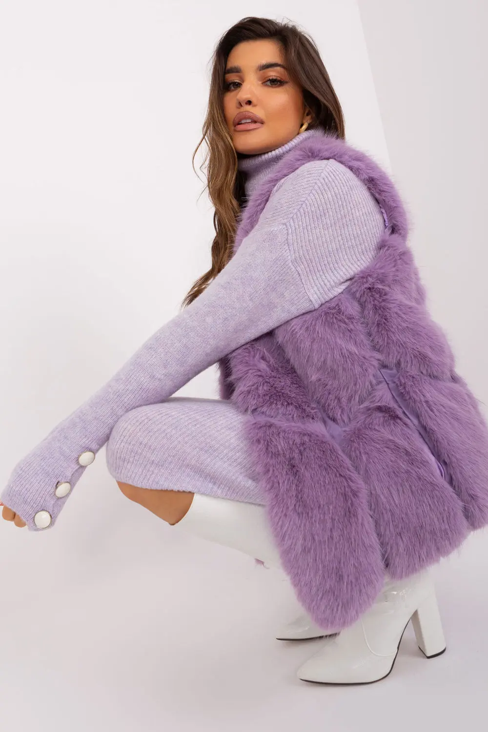 Gilet en fausse fourrure violet à capuche – Image 2
