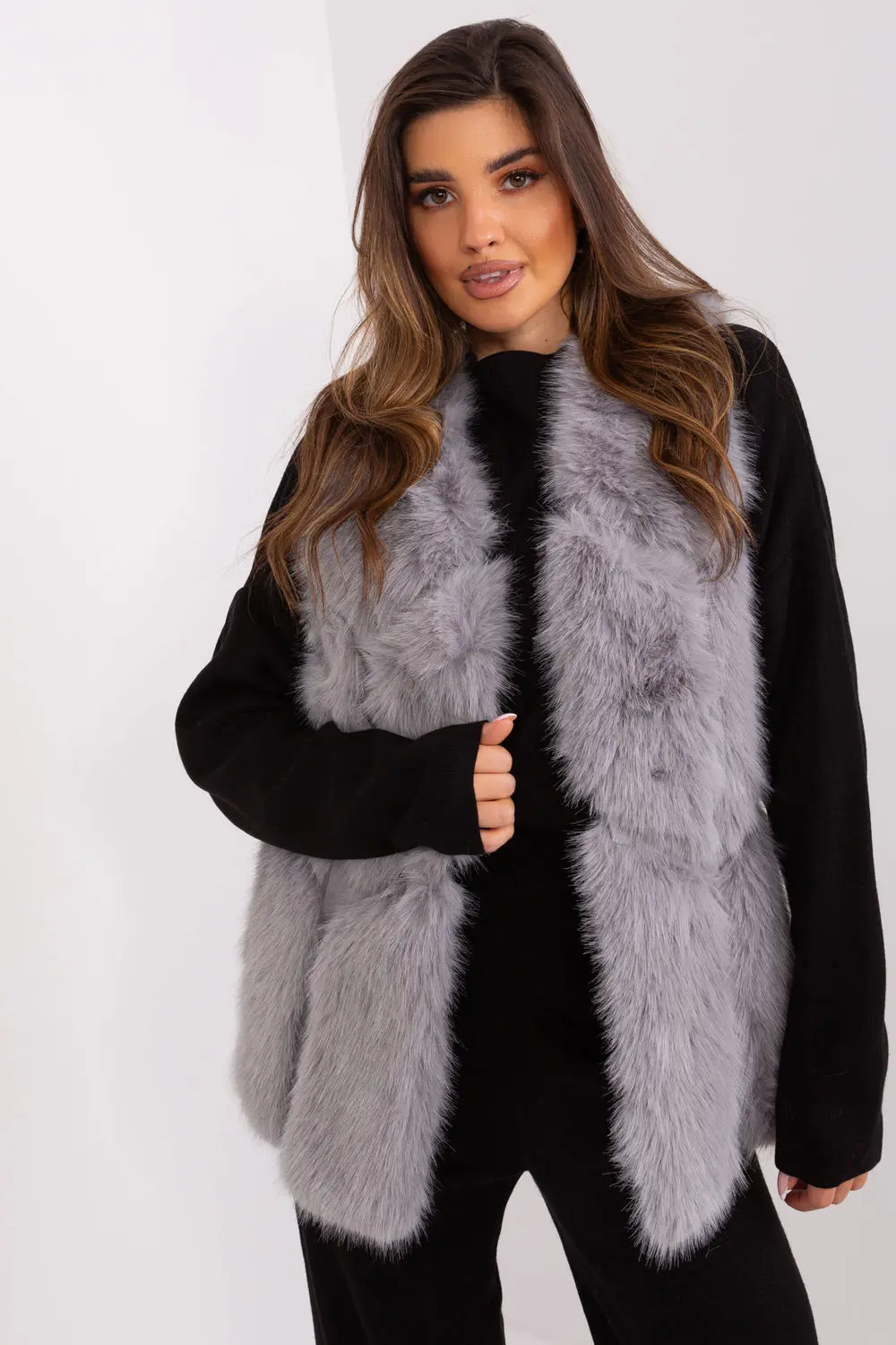 Gilet en fausse fourrure gris à capuche