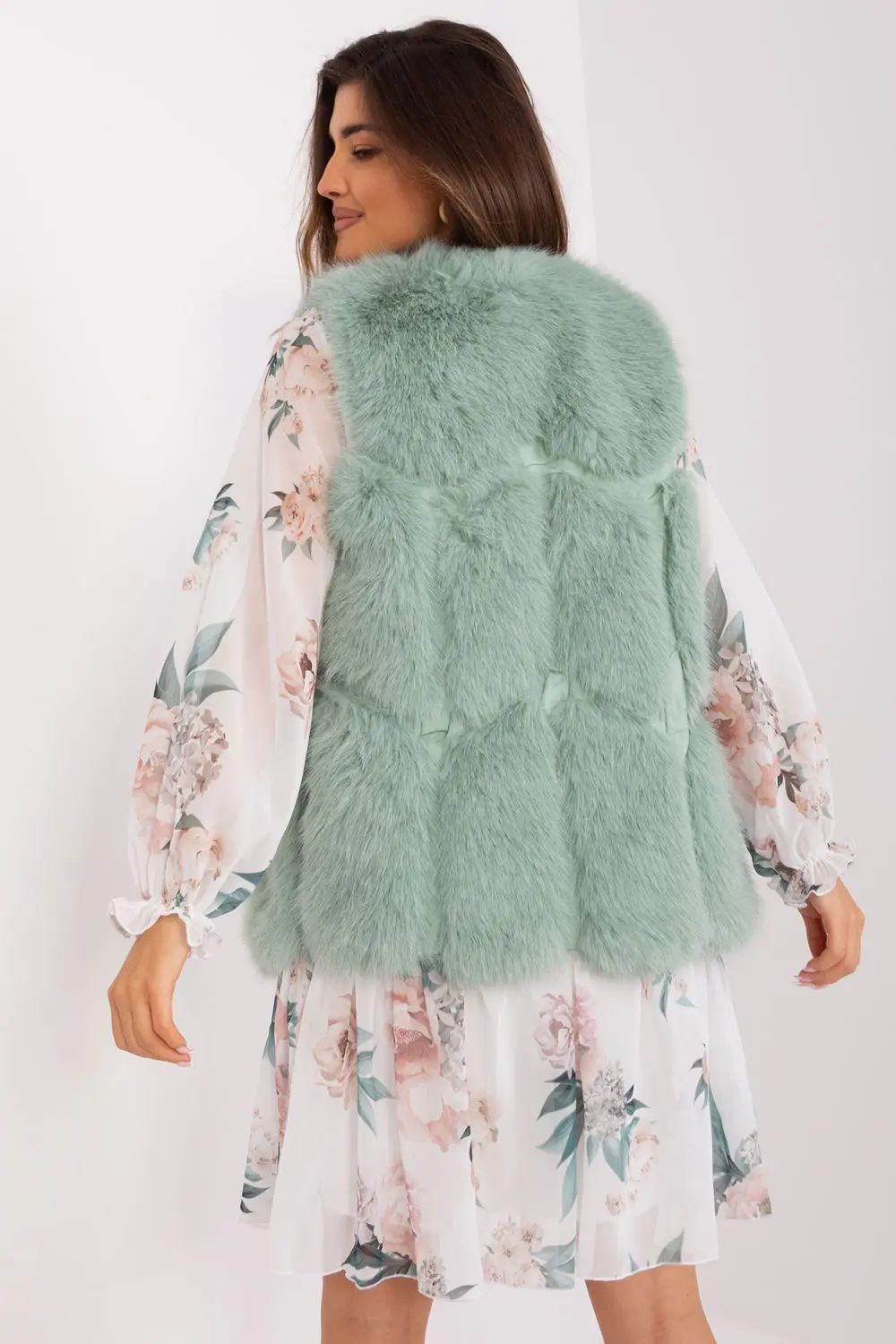 Gilet en fausse fourrure vert à capuche – Image 3