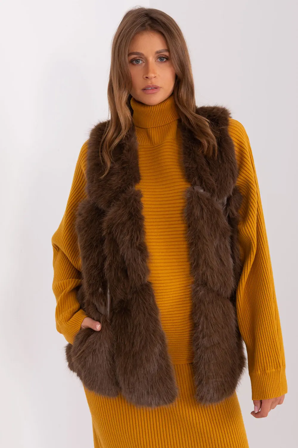 Gilet en fausse fourrure brun à capuche