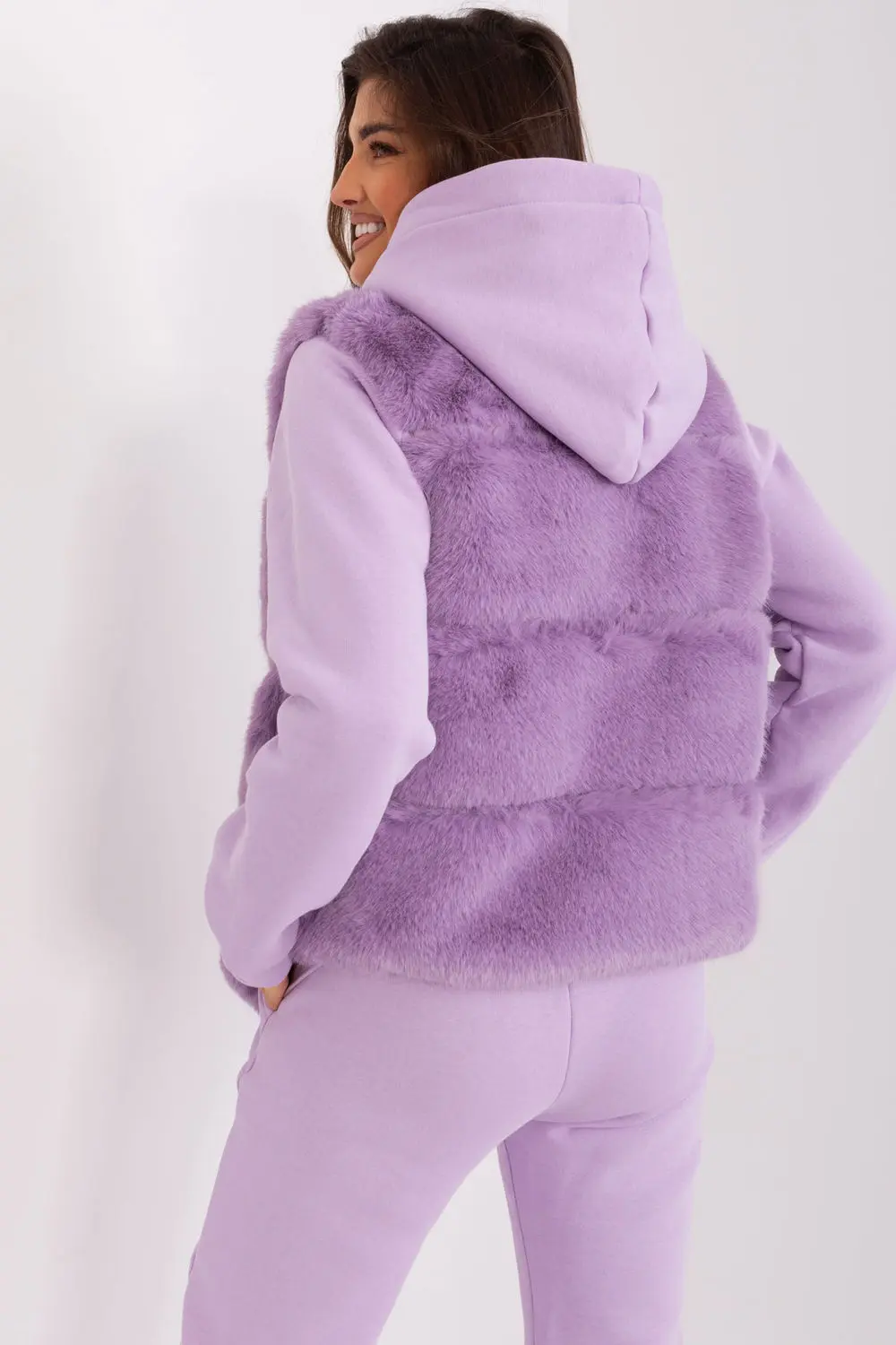 Gilet en fausse fourrure violet – Image 3