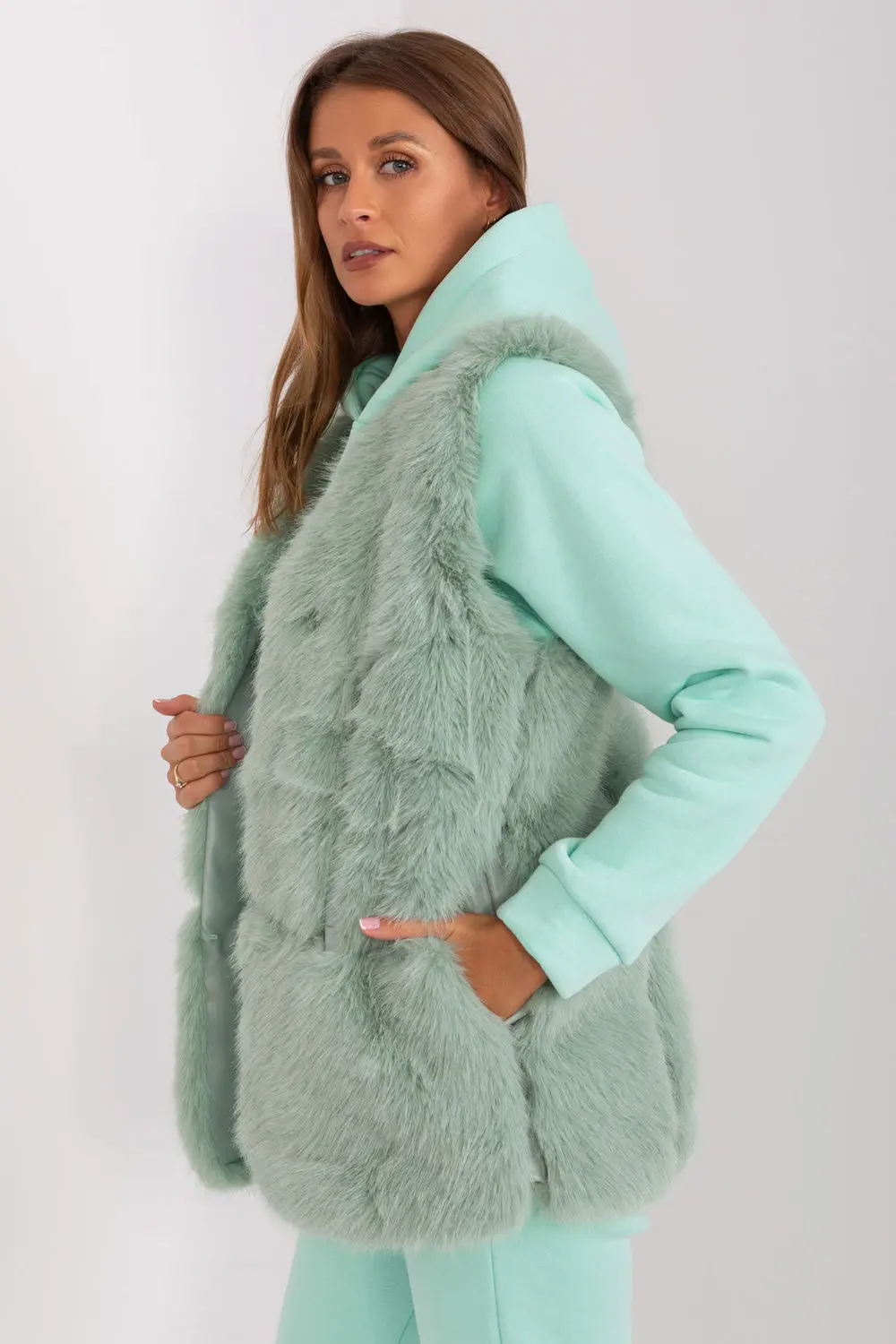 Gilet en fausse fourrure vert – Image 2