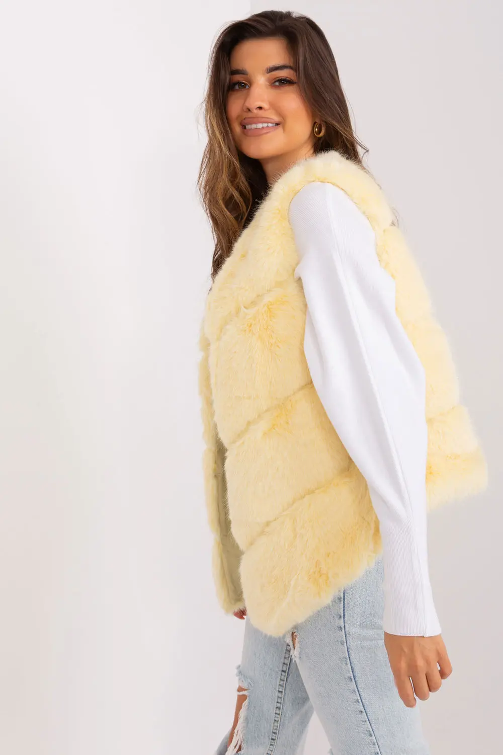Gilet en fausse fourrure jaune – Image 2