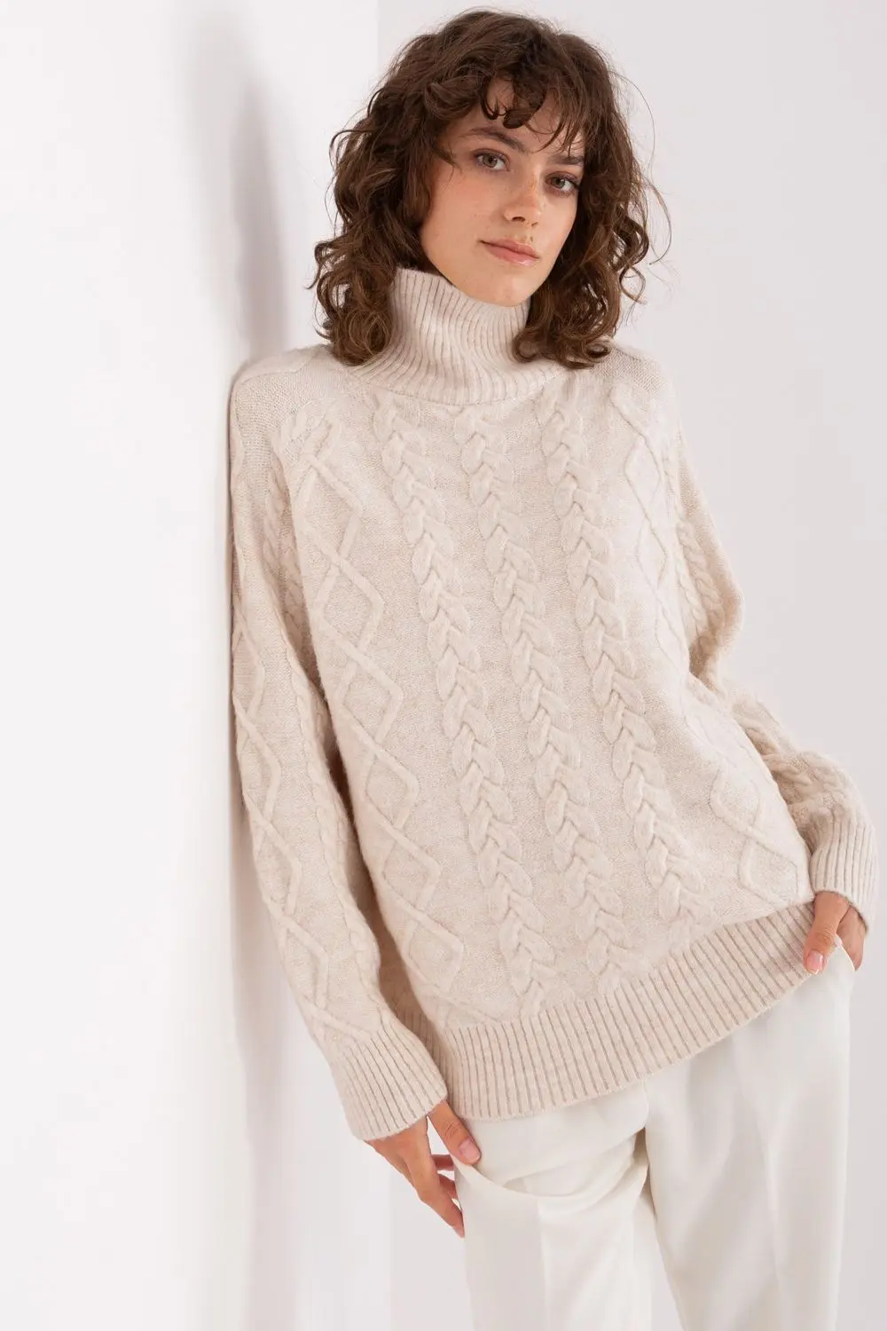 Col roulé beige