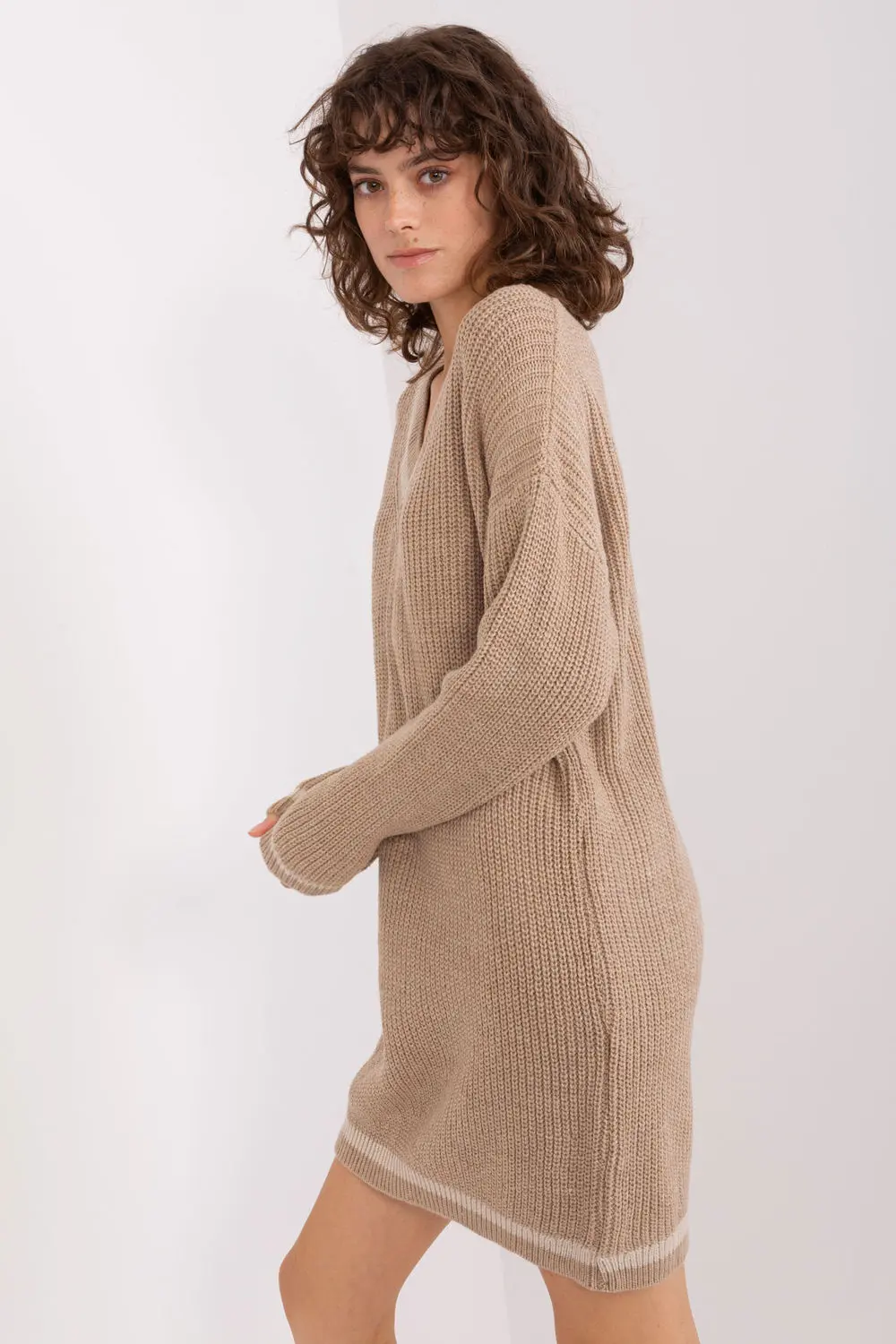 Robe pull beige à manches longues – Image 2
