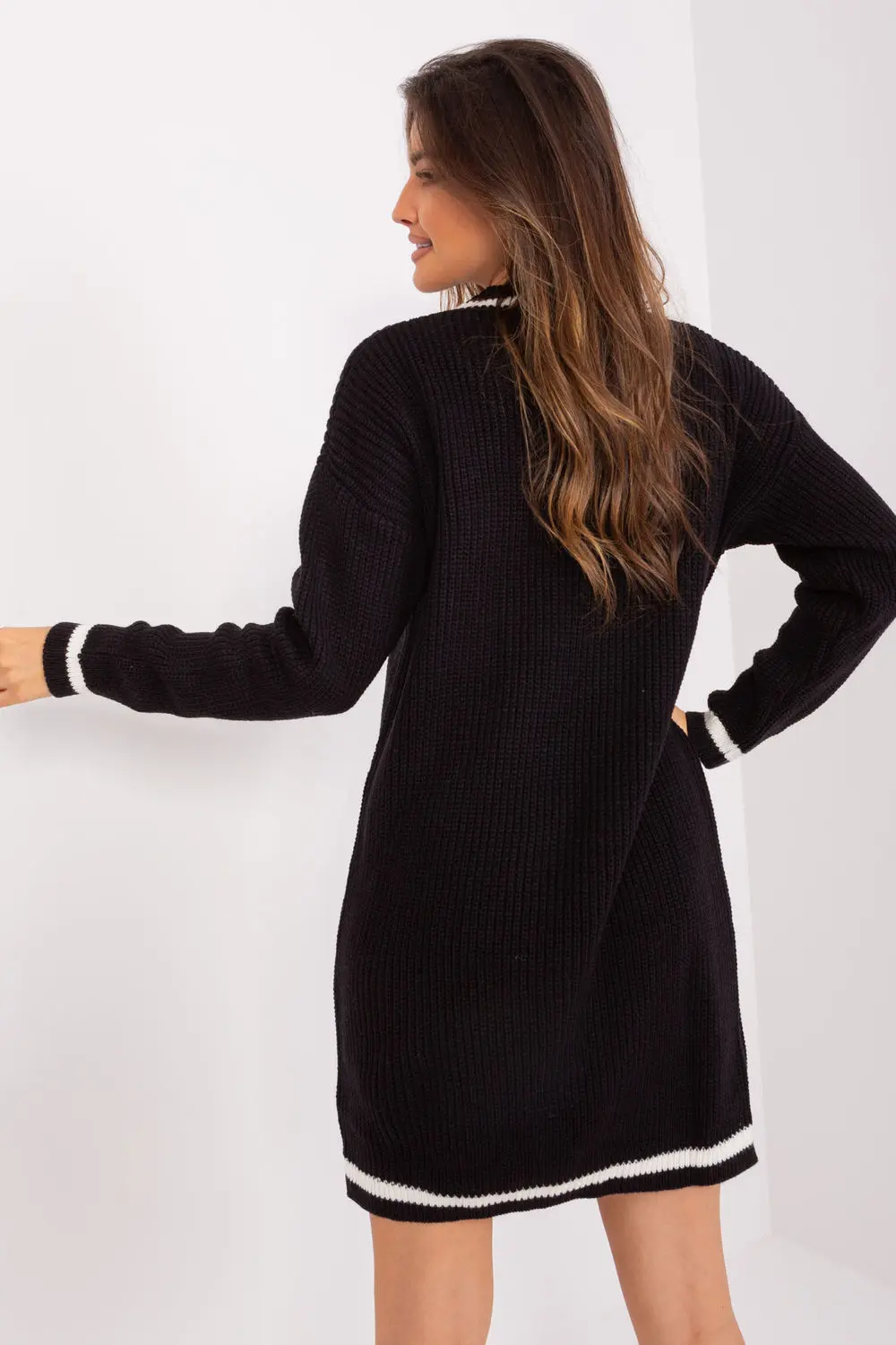 Robe pull noire à manches longues – Image 3
