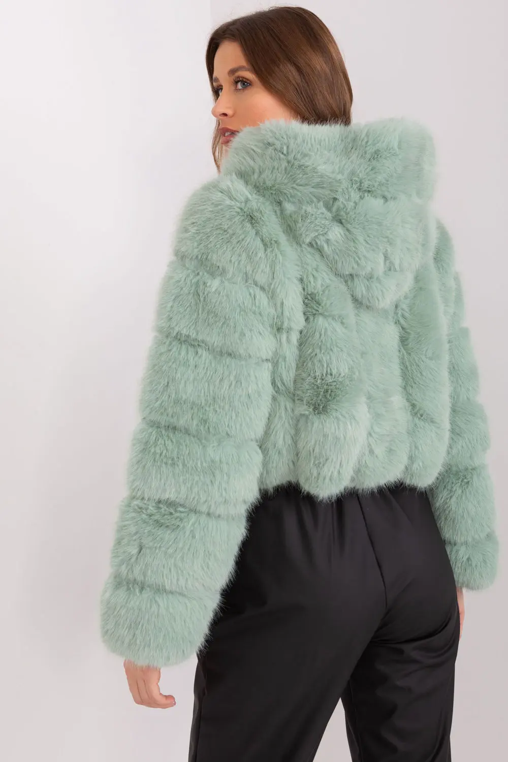 Veste en fausse fourrure verte à capuche – Image 3