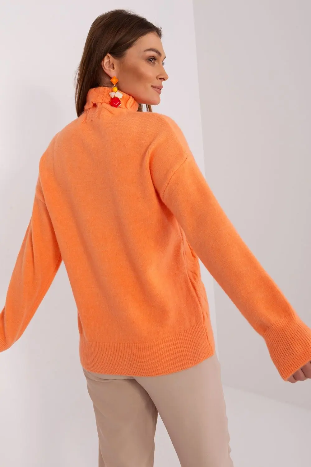 Col roulé orange – Image 3