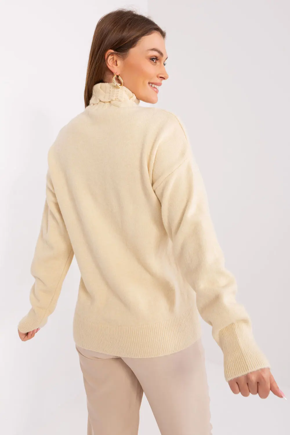 Col roulé beige – Image 3
