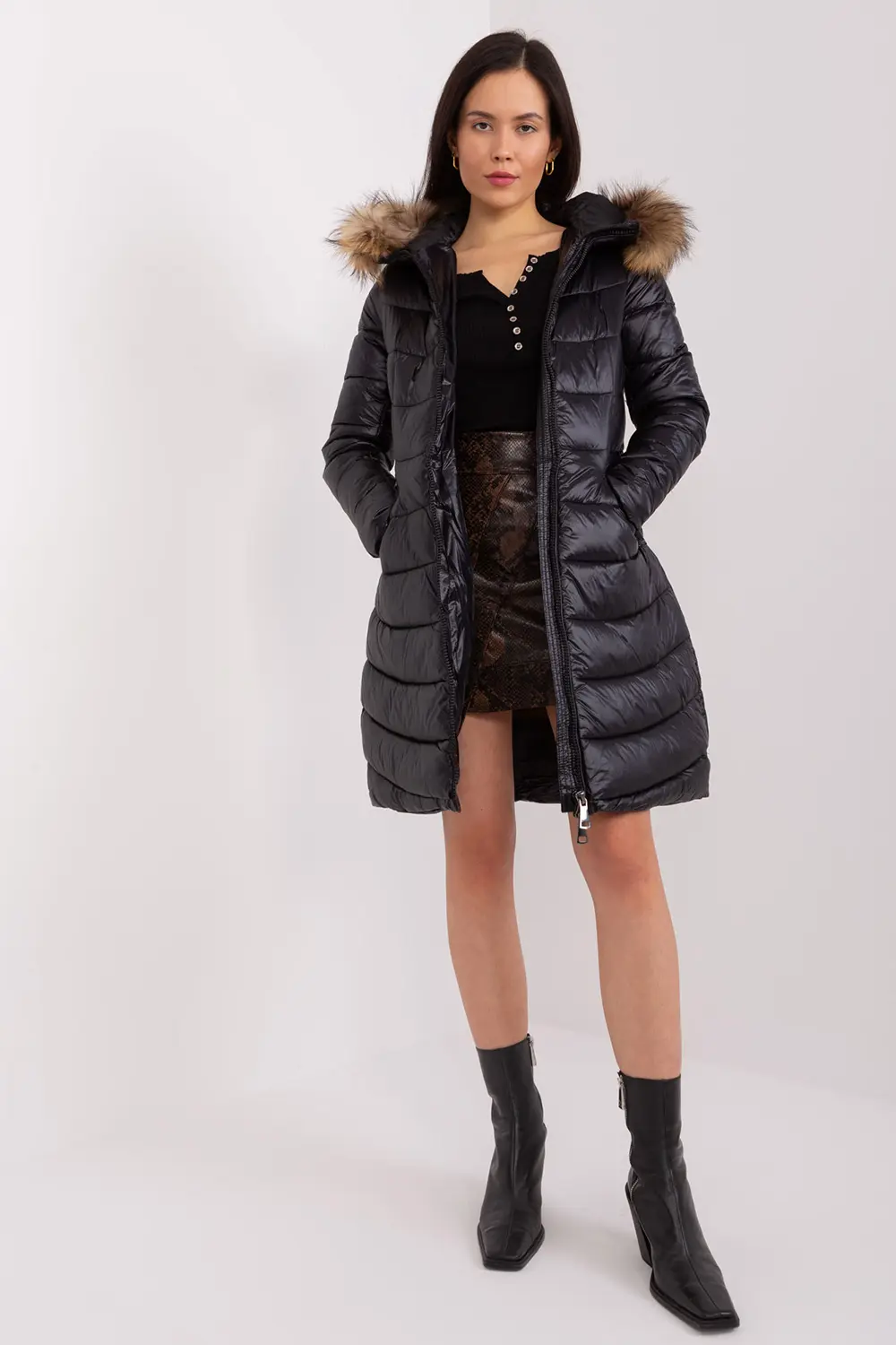 Veste matelassé noire à capuche – Image 3