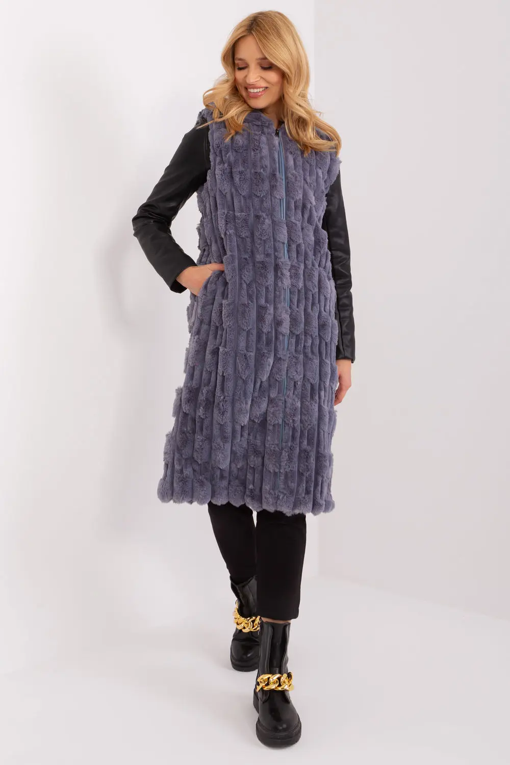 Gilet en fausse fourrure gris à capuche