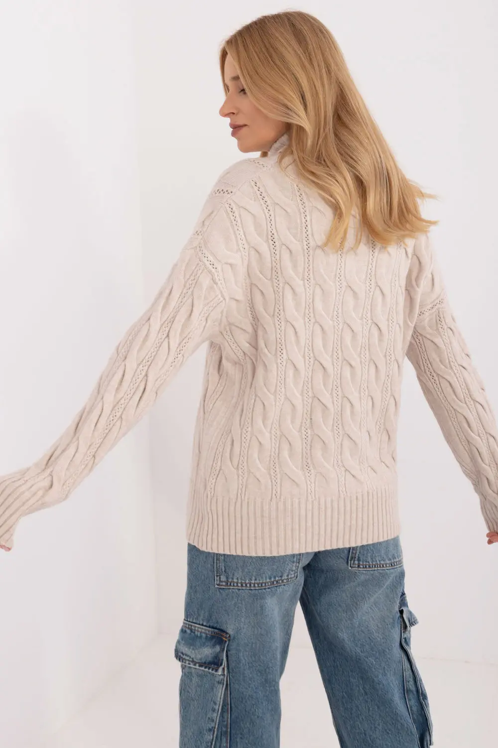 Col roulé beige – Image 3