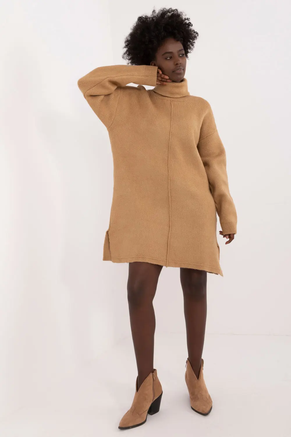 Robe courte brune à manches longues