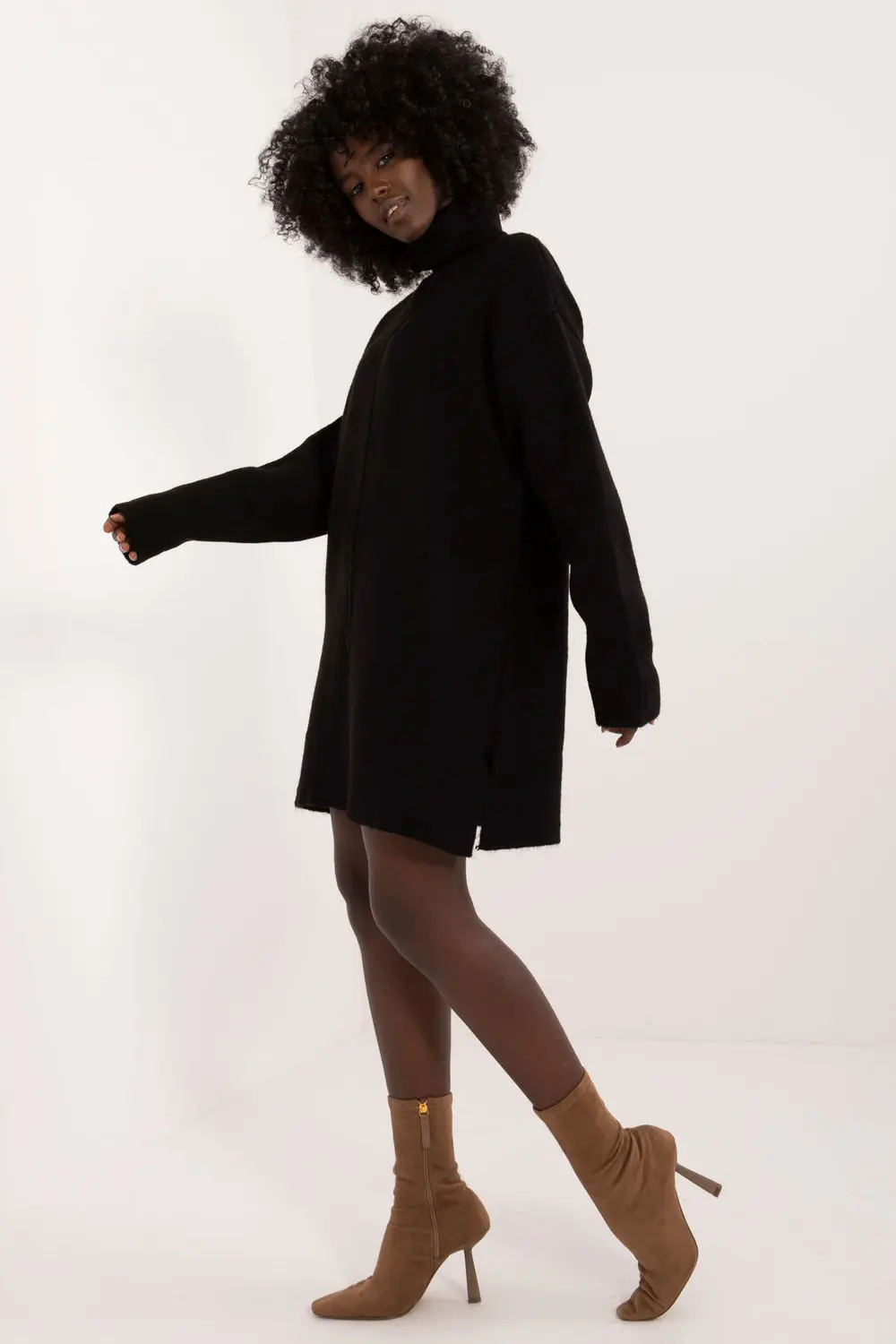 Robe courte noire à manches longues – Image 2