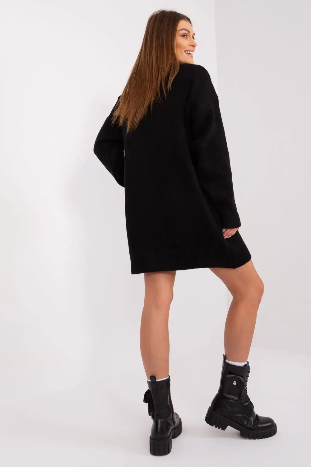 Robe courte noire à manches longues – Image 3