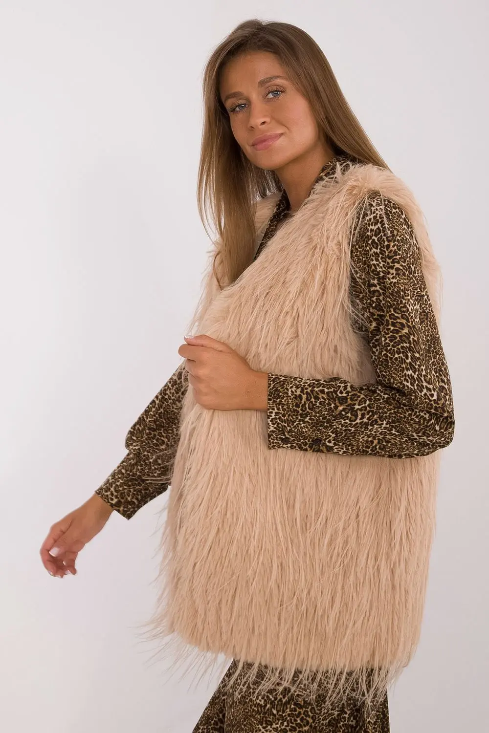 Gilet en fausse fourrure brun à capuche – Image 2